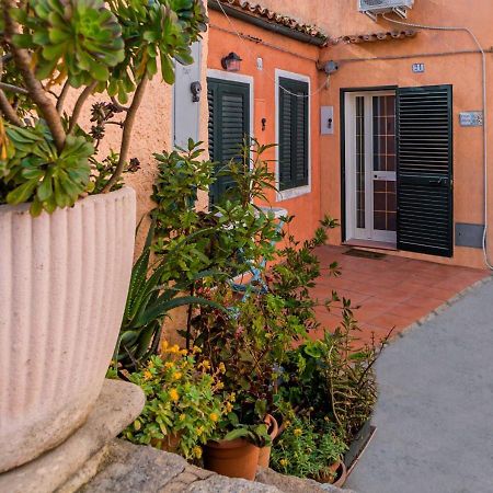 Murphy Holiday Home - Casa Papini La Maddalena  Bagian luar foto