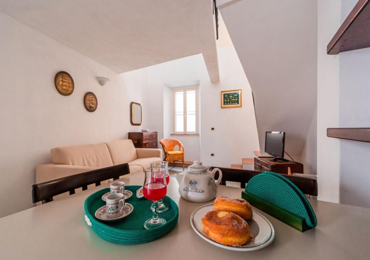 Murphy Holiday Home - Casa Papini La Maddalena  Bagian luar foto