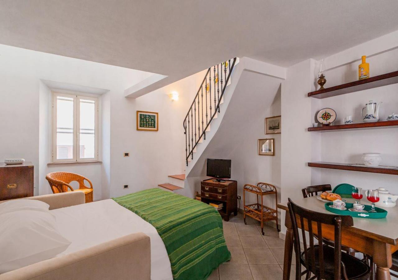 Murphy Holiday Home - Casa Papini La Maddalena  Bagian luar foto