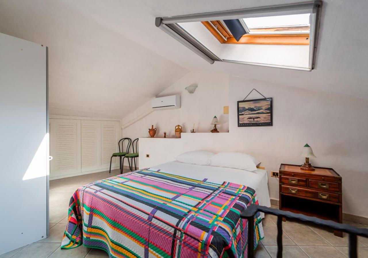 Murphy Holiday Home - Casa Papini La Maddalena  Bagian luar foto