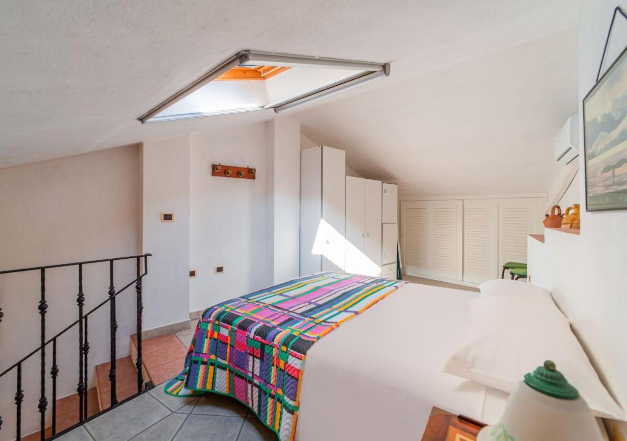 Murphy Holiday Home - Casa Papini La Maddalena  Bagian luar foto