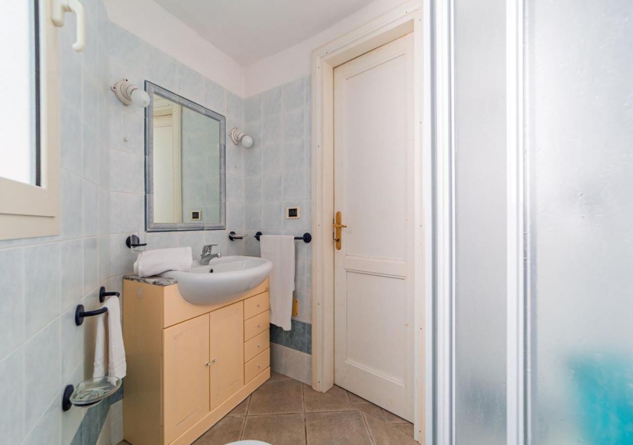 Murphy Holiday Home - Casa Papini La Maddalena  Bagian luar foto